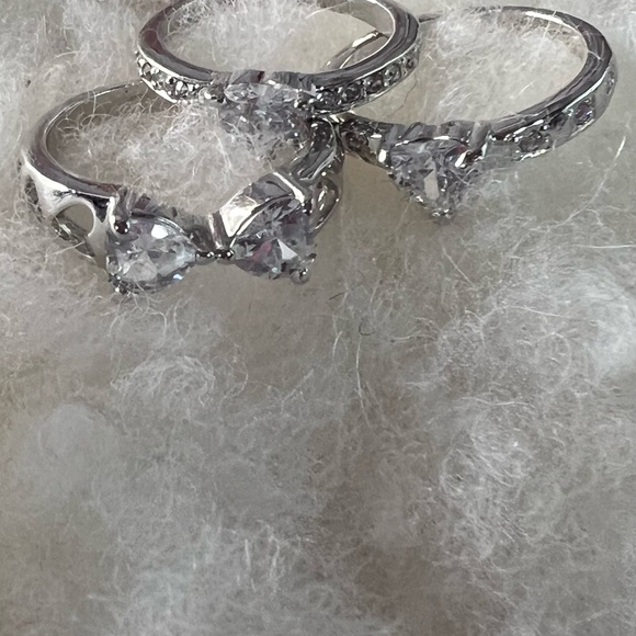 New I set Heart ❤️ 3 💍 Ring  together size 7 - Picture 9 of 9